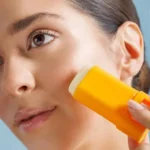 ضد آفتاب استیکی بیوکسین Bioxcin +SPF50 بدون بو مناسب انواع پوست 15 گرم